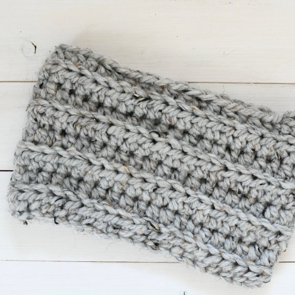 Chunky Crochet Cowl Scarf, Kids Scarf, Wolly Scarves - Picture 3 of 6